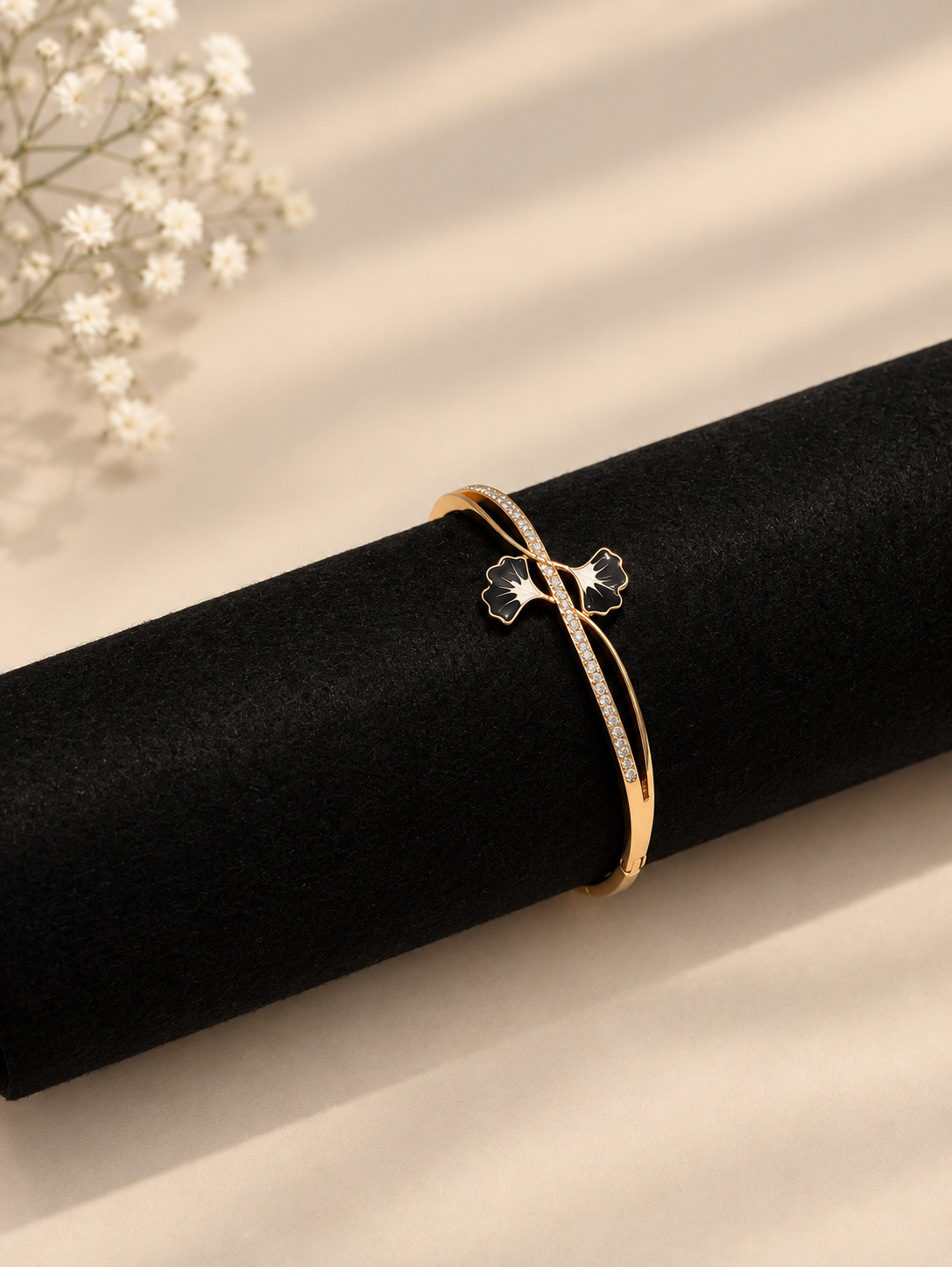 Elegant Bow Crystal Bracelet 🎀✨