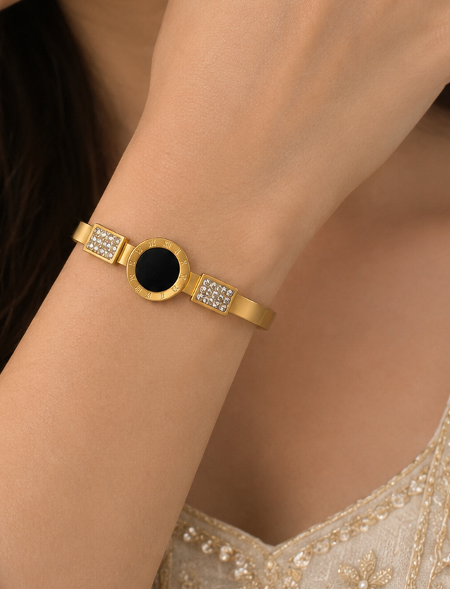 Regal Noir Gold Bracelet ✨