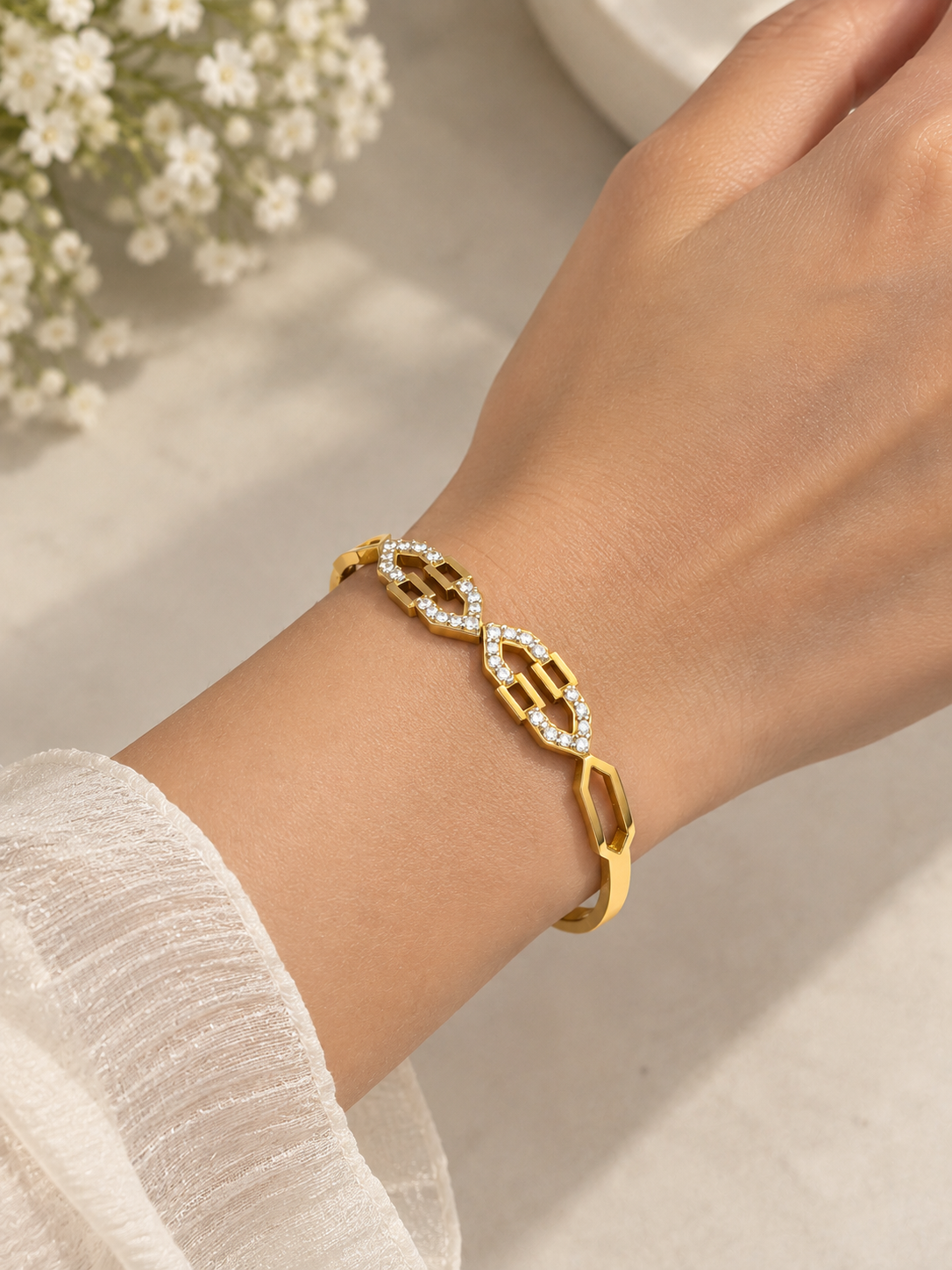Golden Geometric Crystal Link Bracelet ✨