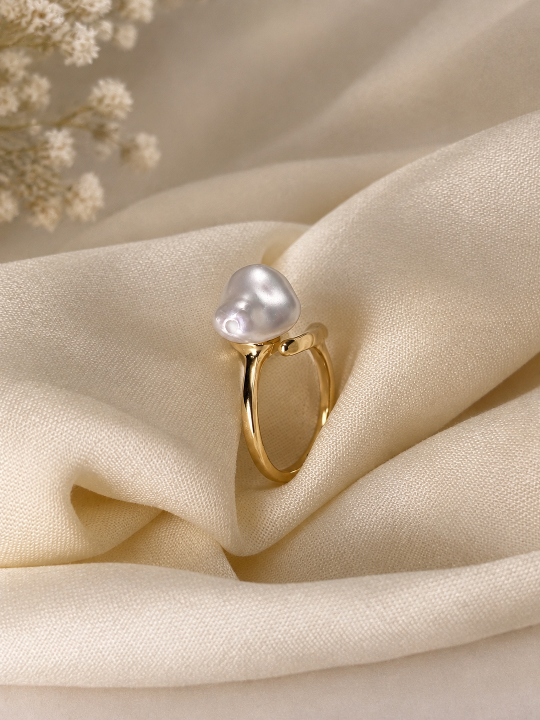 Pearl Sculpt Gold Ring ✨