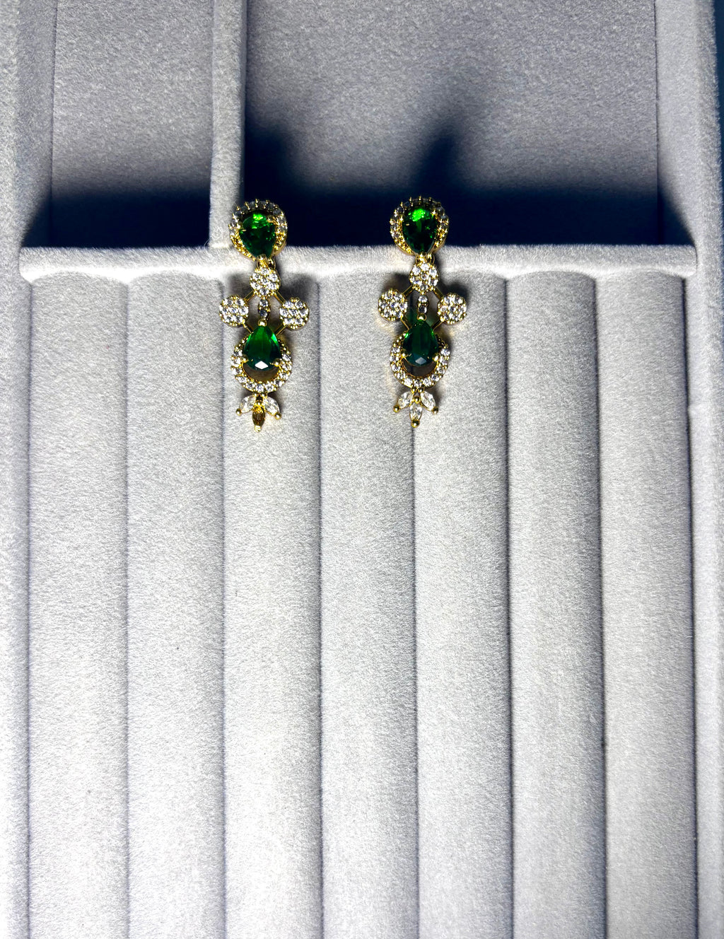 Elegant Green Stone Necklace Set