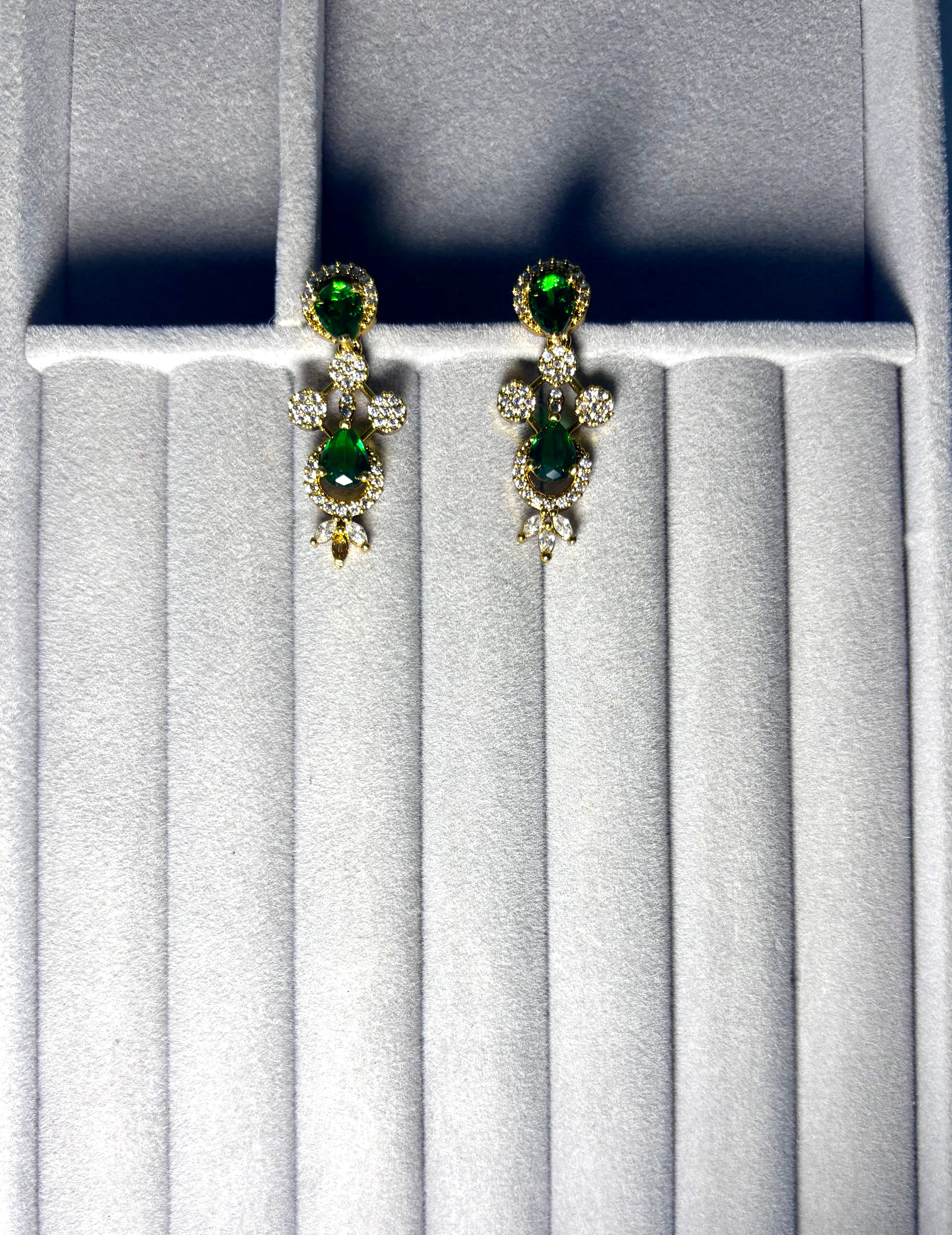 Elegant Green Stone Necklace Set