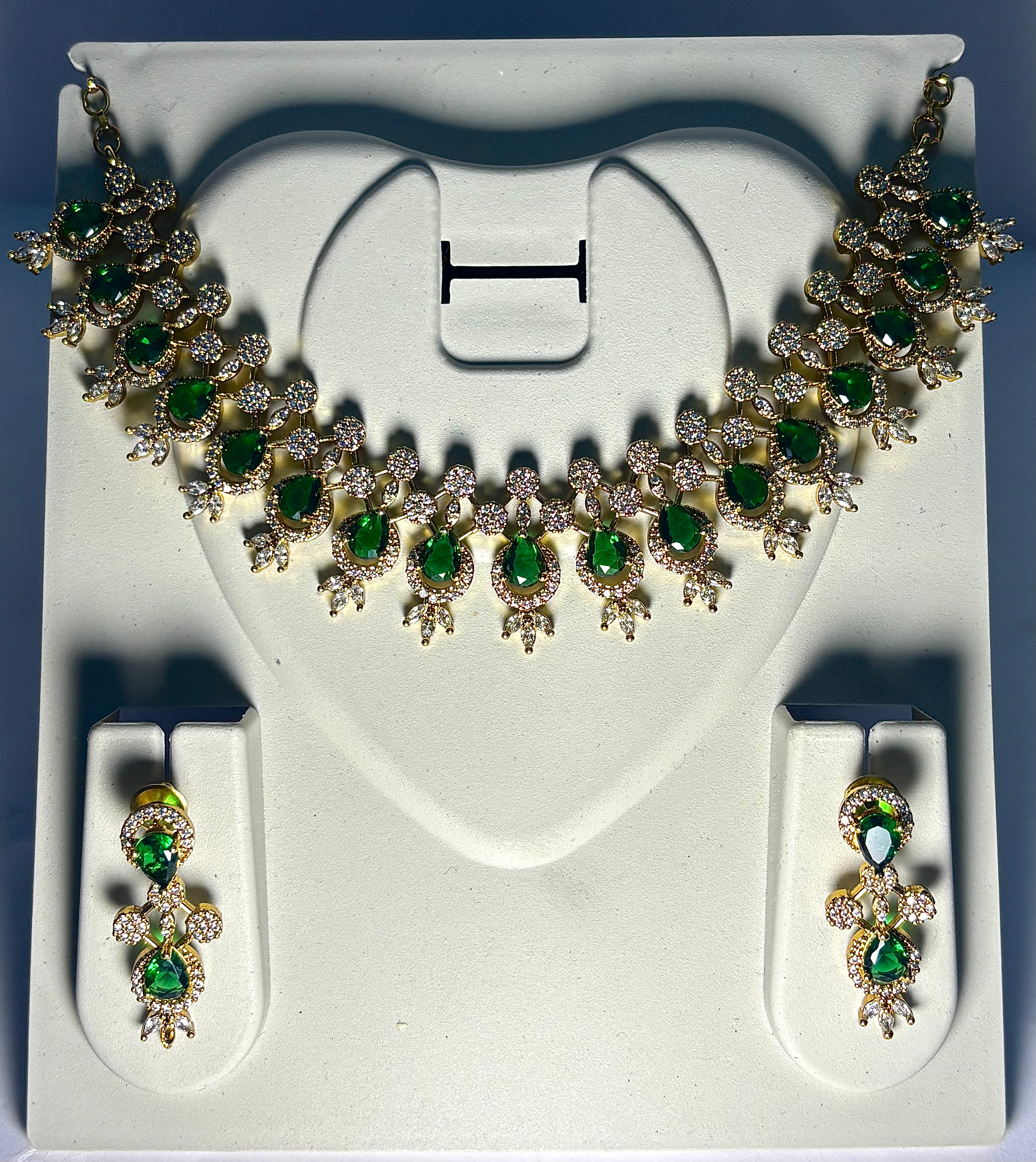 Elegant Green Stone Necklace Set
